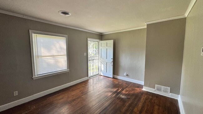 1330 Victor Dr