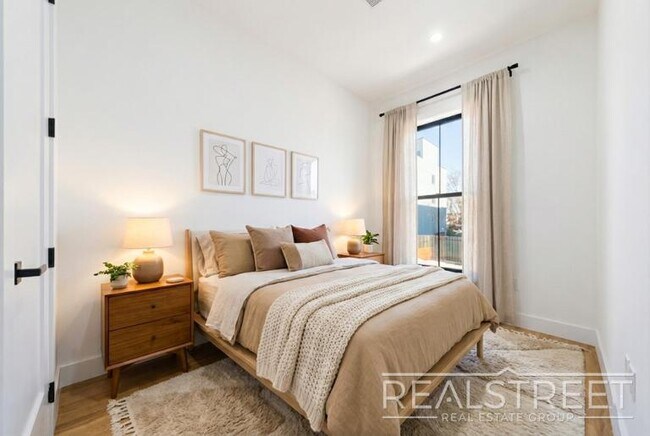 Photo - Brand New 4 Bed 4 Bath with in unit WD!