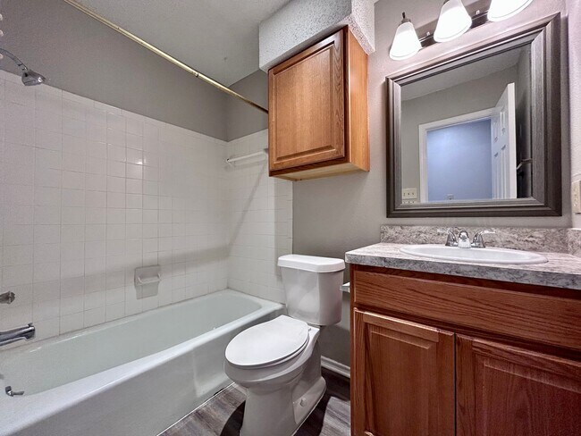 Photo - 9305 Kempler Dr Unidad B