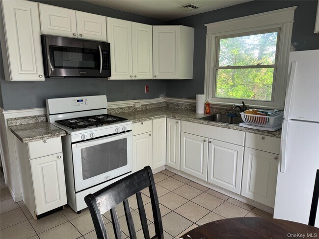 Photo - 9 Bartlett St