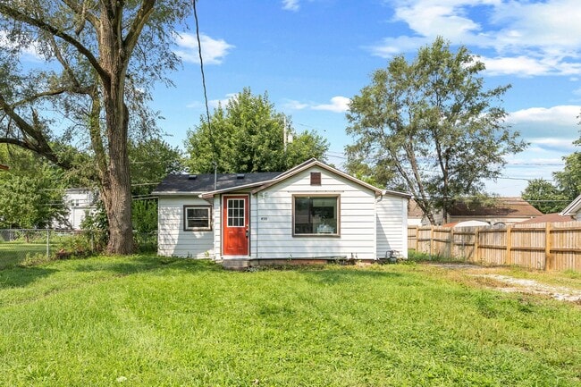 Building Photo - Fully Remodeled 2 Bedroom 1 Bath Home