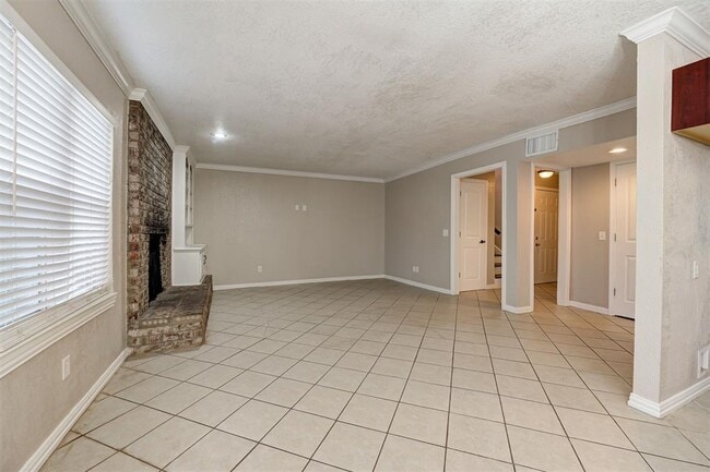 Photo - 6419 NW 63rd St