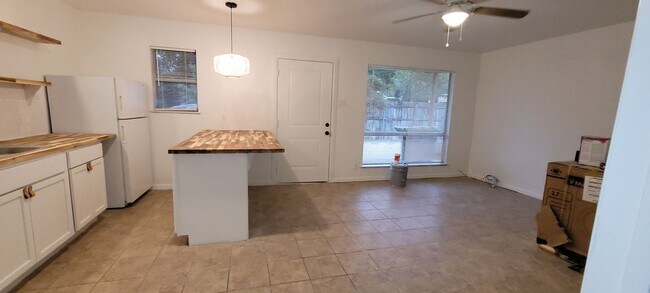 3104 Harrison St Unit c