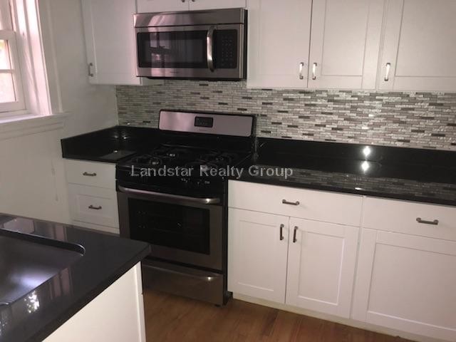 Building Photo - 1452 Oak Ave Unit 1S
