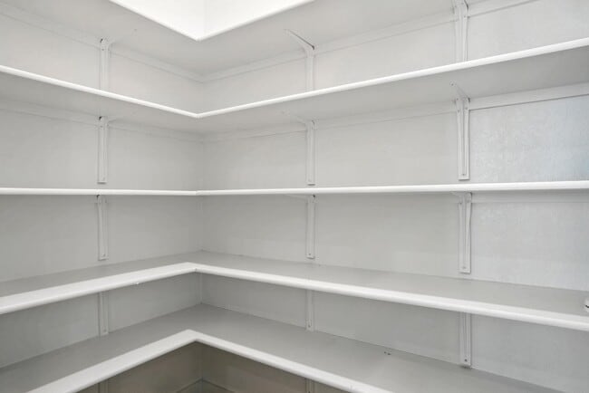 Building Photo - 220 Corazon