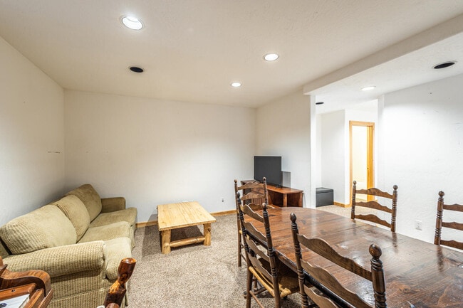 Photo - 11 Hackamore Rd