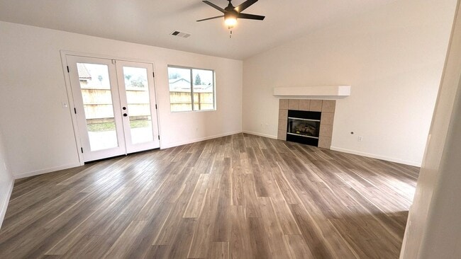 Photo - Beautiful 3 bedroom 2 Bath on Large Corner Lot