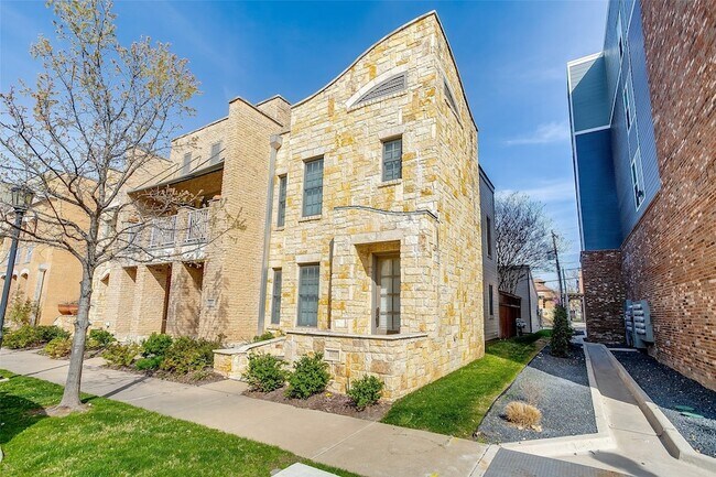 Photo - 1211 S Adams St