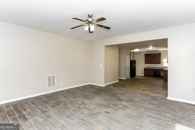 Photo - 5118 Upper Elm St