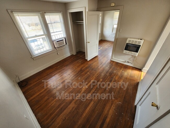 Photo - 811 E 17th St