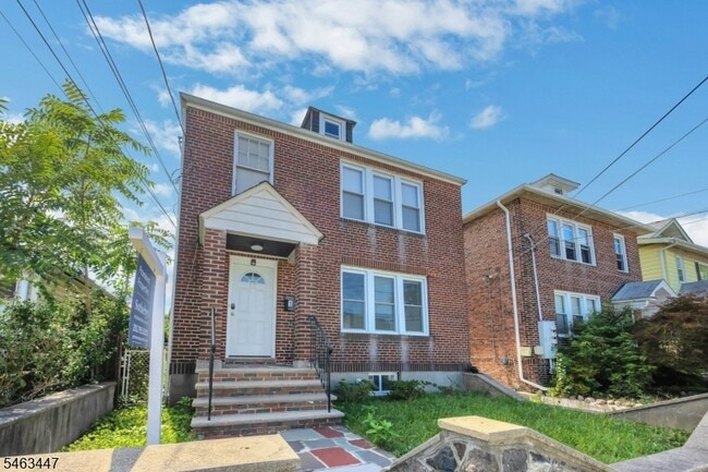 58 Floyd Ave