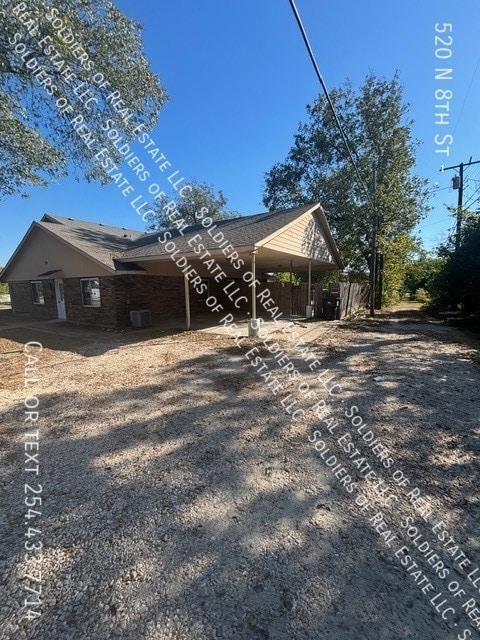 Photo - 520 N 8th St Unidad .