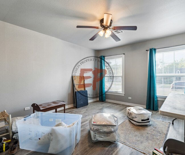 Photo - 3201 Live Oak Ave