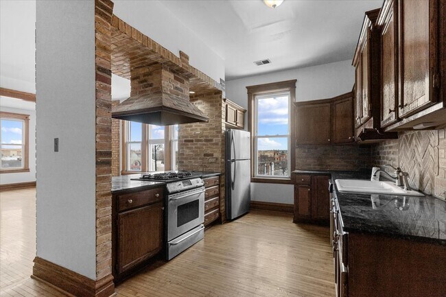 Photo - 3401 W Armitage Ave Unit 2