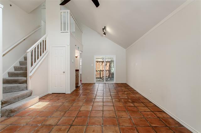 Photo - 1502 Villars St