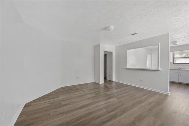 Photo - 233 Tanglewood Dr