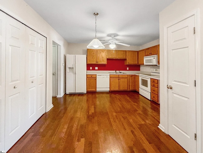 Photo - 531 Glenlea Ln