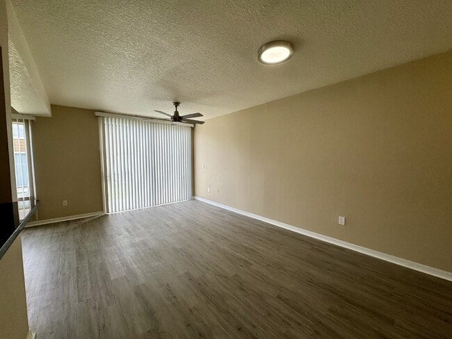 Photo - Fully renovated Townhome for Rent in Davenport, FL Unit A