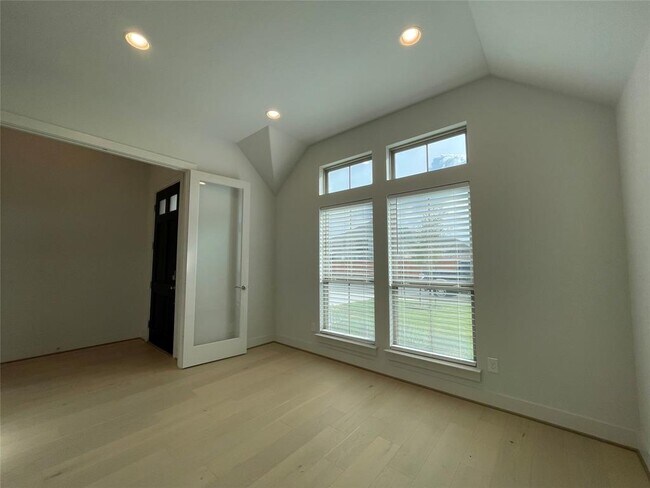 Photo - 149 Night Bloom Path