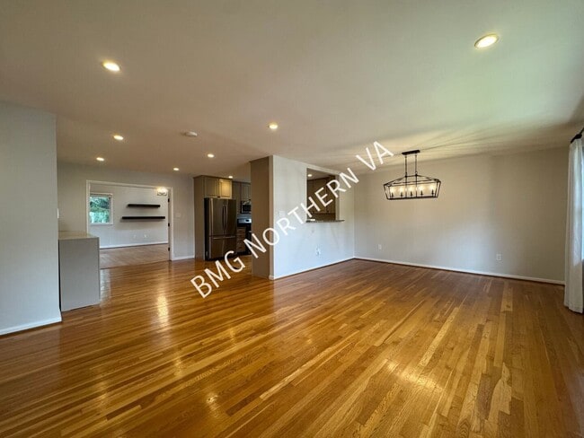 1109 Hillcrest Dr SW