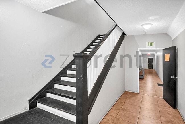 Photo - 1513 W 12th Pl