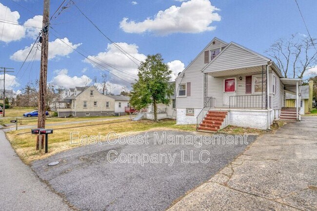 Photo - 9616 Mason Ave Unit Front House