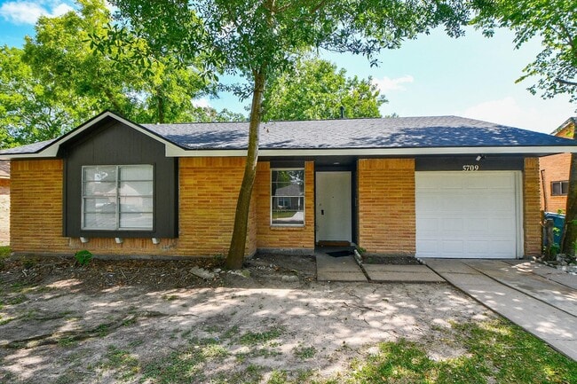 Building Photo - 5709 Arthington Ave Rental