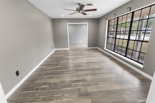 Photo - 302 Shadow Creek Dr