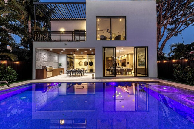 Photo - 727 NE 17th Way