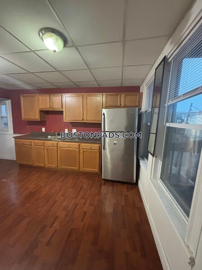 Photo - 289 Chelsea St Unit 2