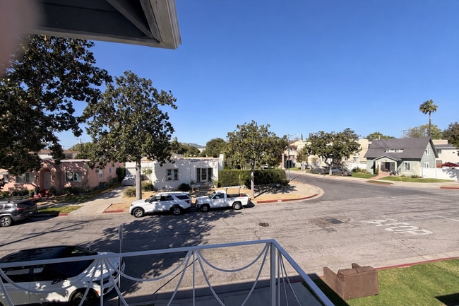 Photo - 802 Fischer St Unit B