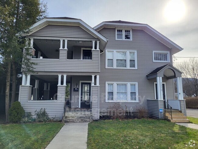 Building Photo - 1213 W Water St Unit Apt B