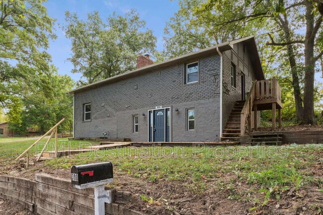 Photo - 300 Ridge St