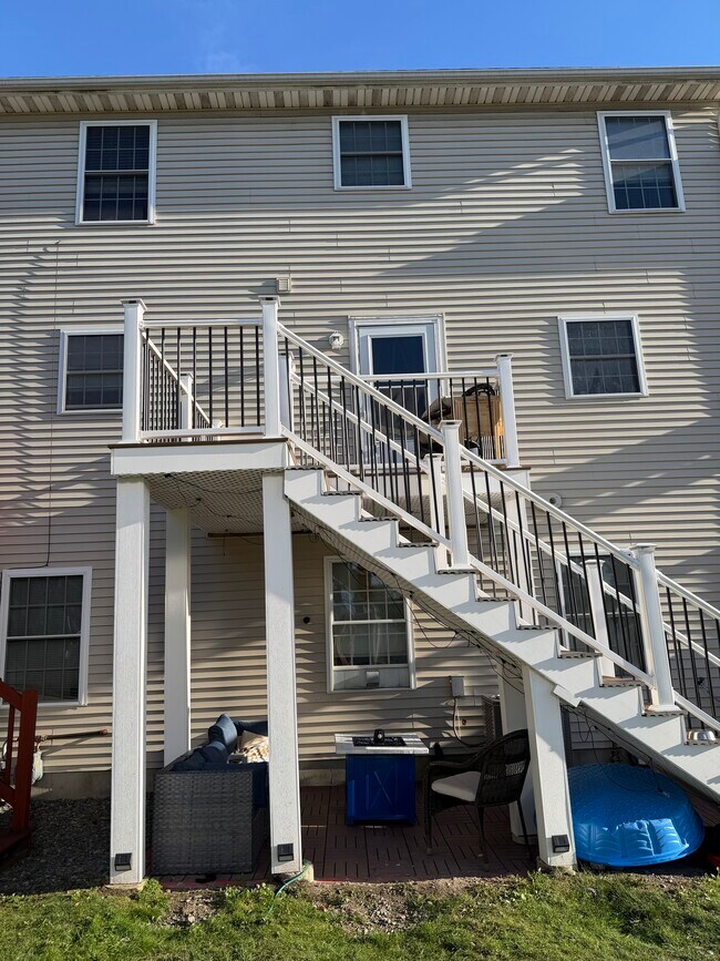 395 Lee Burbank Hwy Unidad 5