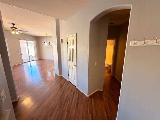 Photo - Single Story Gated Community Peoria Home *NEW* carpet!