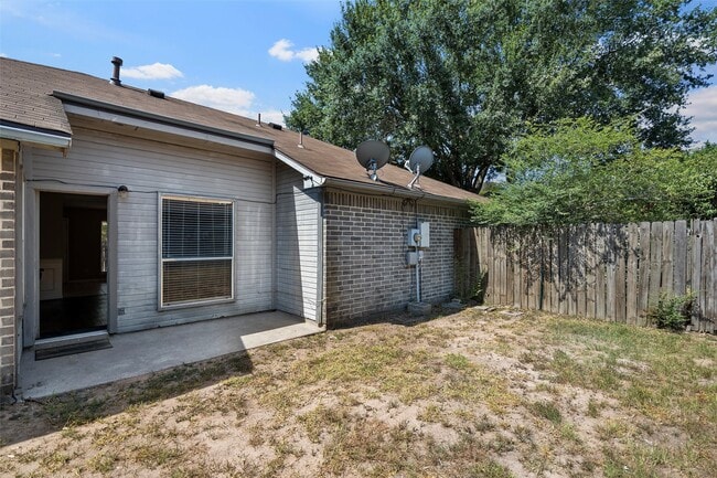 Photo - 18103 Gravenhurst Ln