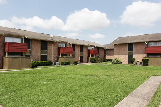 Building Photo - Pelican Pointe Rental