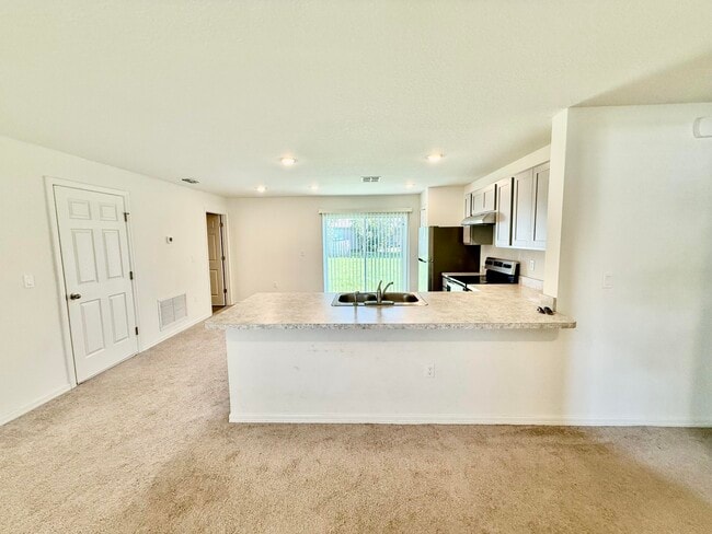 Photo - 149 SW Becker Rd