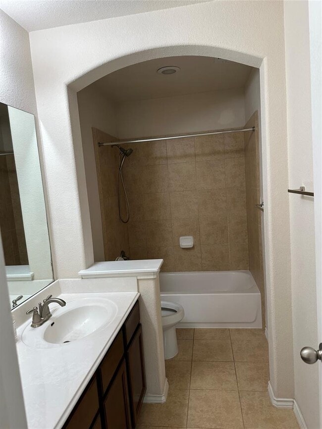 Photo - 520 Cameron Cove