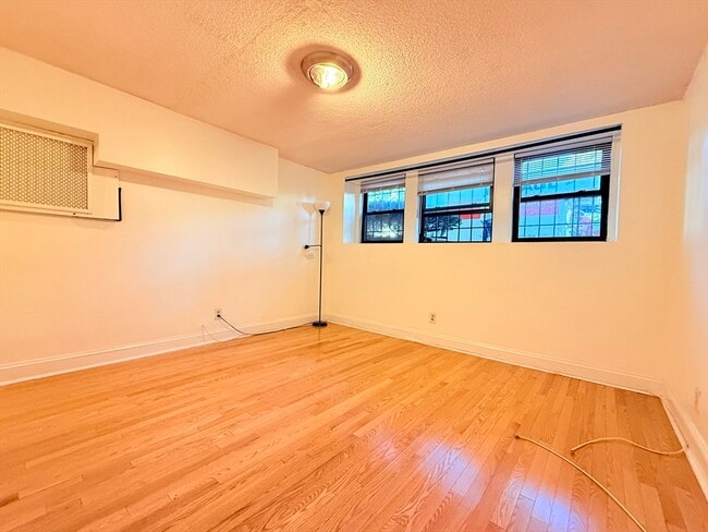 Photo - 1408 Commonwealth Ave Unit 2