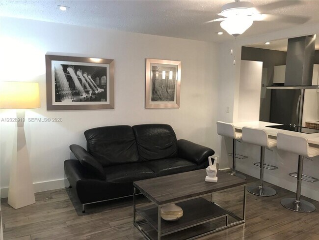 Photo - 2915 Plunkett St Unit 10D