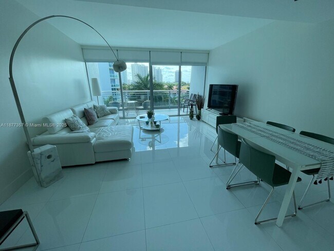 Photo - 2950 NE 188th St Unit 448