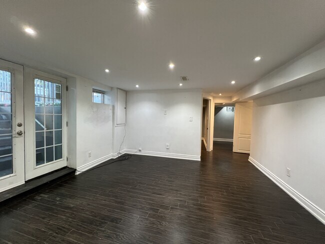 Photo - 10 Burgby Av Unit 2