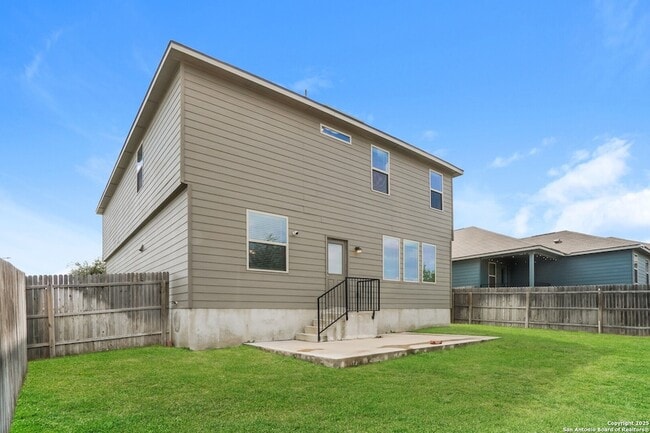 Photo - 251 Antler Bnd