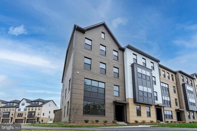 Building Photo - 14320 Yesler Ave Unit 17 Rental