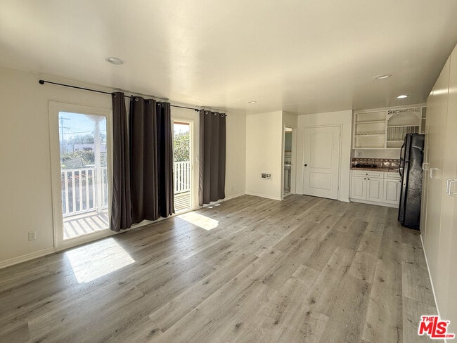 Photo - 2119 Kelton Ave