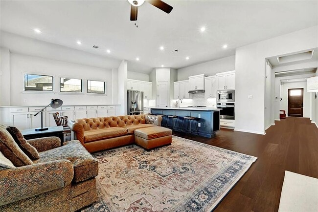 Photo - 204 Belford St