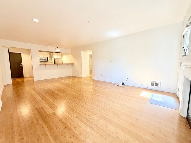 Photo - Spacious Capitol Hill Bedroom w/ Private Patio - Two Parking Spaces Included! $3900 and AVAILABLE... Unidad 104