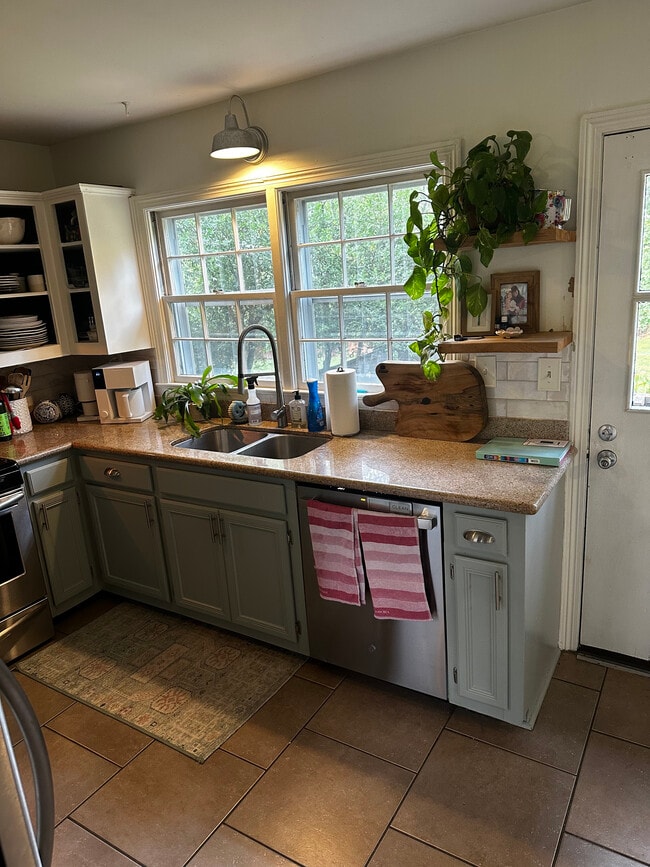 Photo - 1334 Columbia Dr