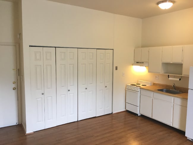 Photo - 15 E Read St Unidad 3A